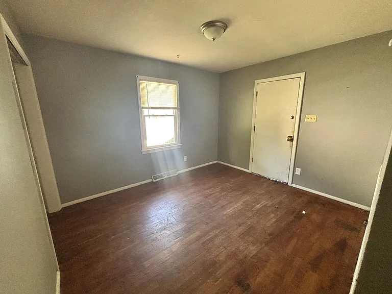 2435 SE Colorado Ave — Photo 6