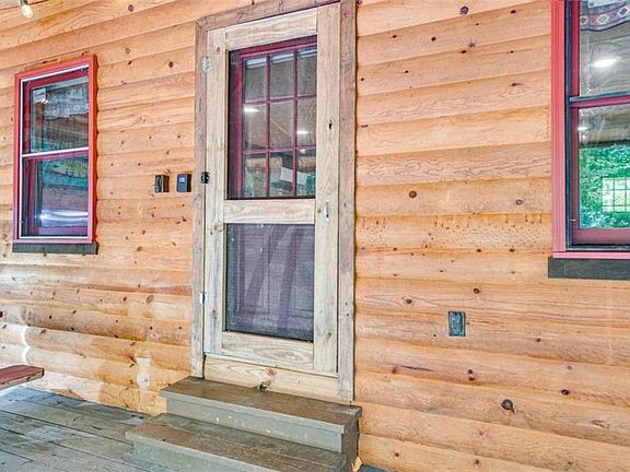 5th image of 2183 Chimney Mountain Rd