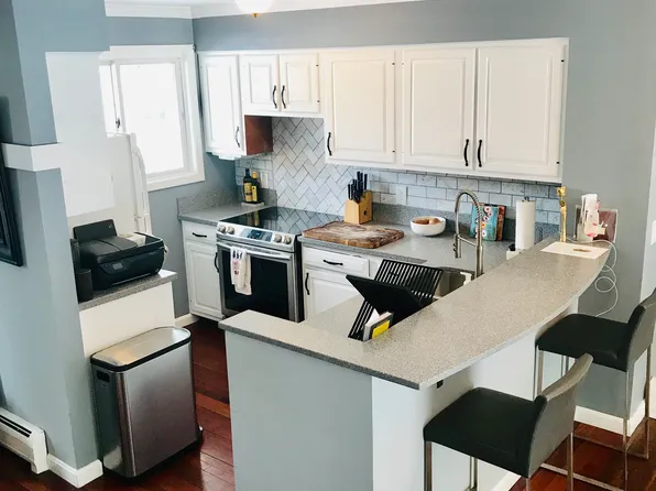 33906 Harbor View Rd, South Burlington, VT 05403