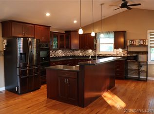 546 Camelot Dr, Camdenton, MO 65020