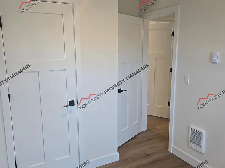 2803 Borst Ave — Photo 7