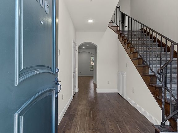 4th image of 108 S El Molino Ave Unit 106