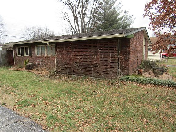 2nd image of 123 Oaklawn Dr