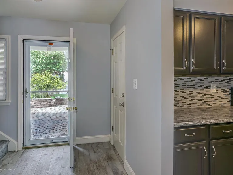 40 Staghorn Dr — Photo 6