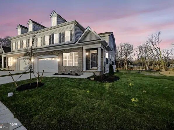 271 Grove View Dr, Hockessin, DE 19707