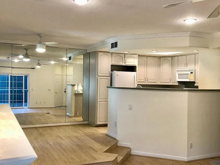 4204 3rd Ave #5 — Photo 8