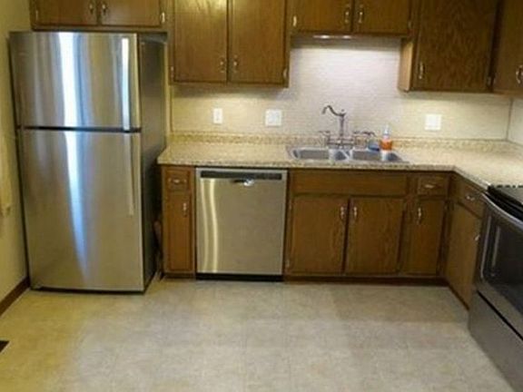 5th image of 2480 Cobble Hill Alcove
