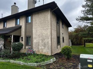137 Hampshire Dr, Plainsboro, NJ