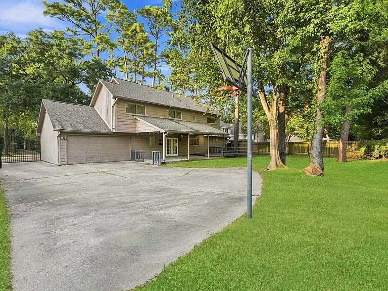 6307 Jadecrest Dr — Photo 45