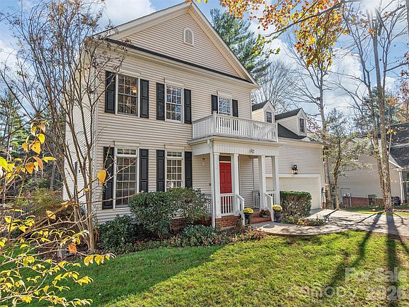 2nd image of 906 Woodvine Rd