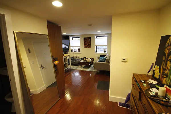 Rented by Nooklyn NYC LLC | media 41