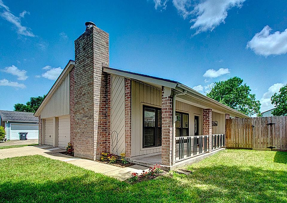 1st image of 3023 Sam Houston Dr