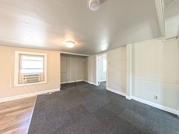 5th image of 2938 E Euclid Ave Unit 2