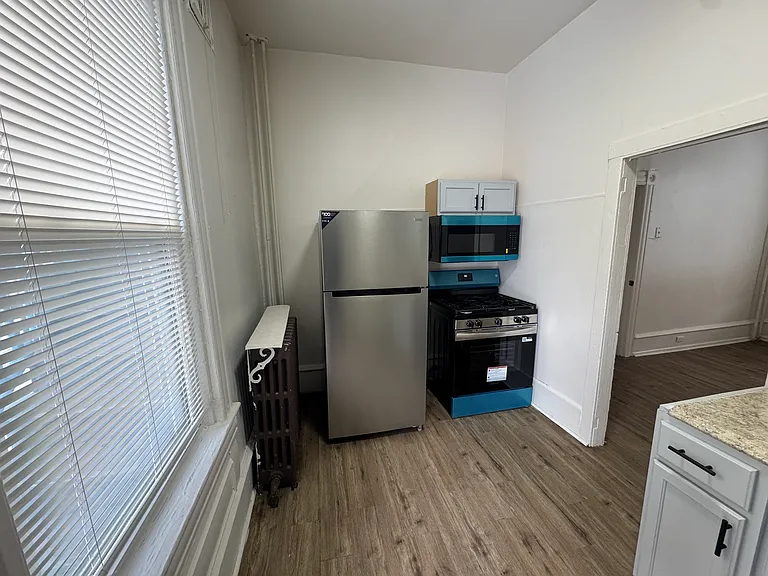 3068 River Ave #B — Photo 4