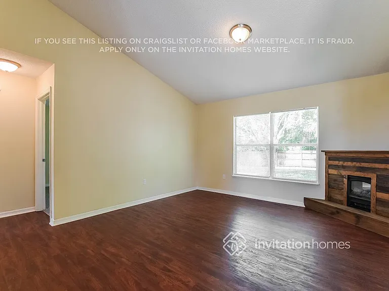 1771 Meredith Ave — Photo 5