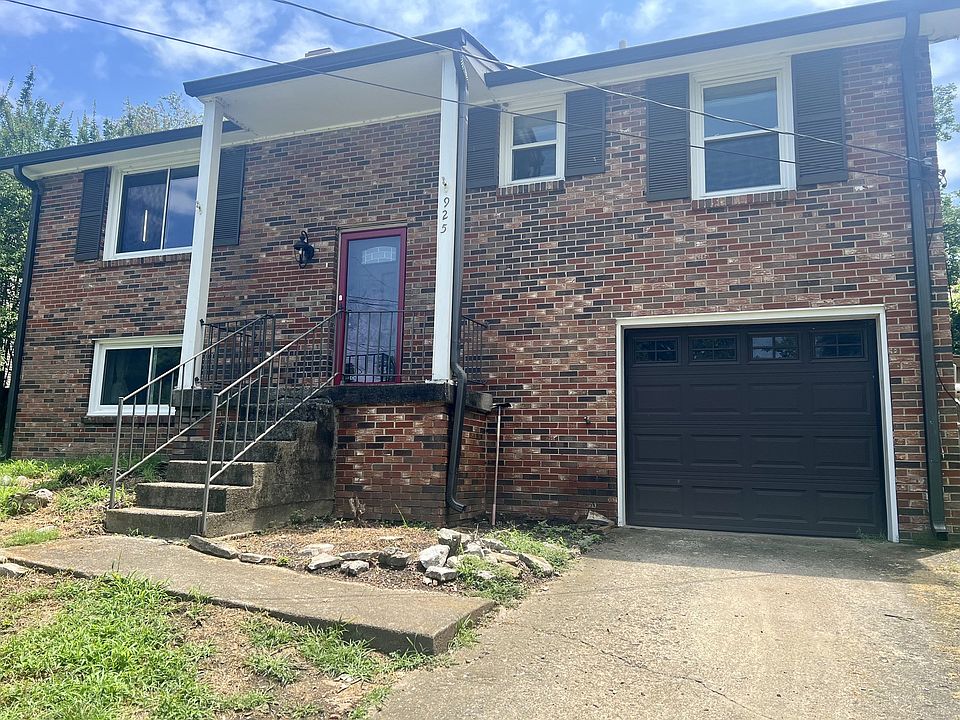 1st image of 925 Algonquin Ct