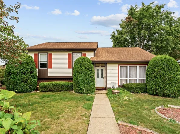 99 Lawnview Dr, Freedom, PA 15042