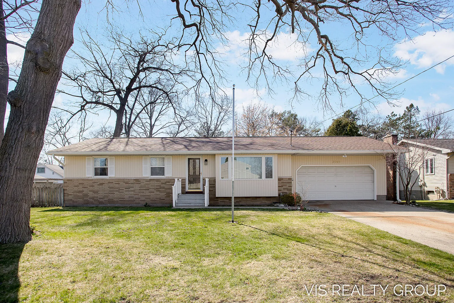 3091 Griesbach St photo 1