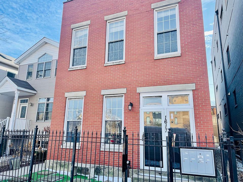 1st image of 1617 W Superior St #2R