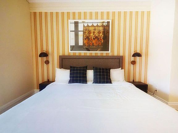 *Pictures are representative samples of the advertised unit. In some cases, the actual units you tour may vary from the pictures based on the specific floor plan available. Availability and prices are subject to change (and often do change daily).