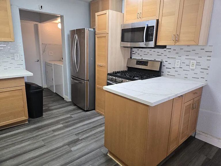 6905 Coral Rock Dr — Photo 12
