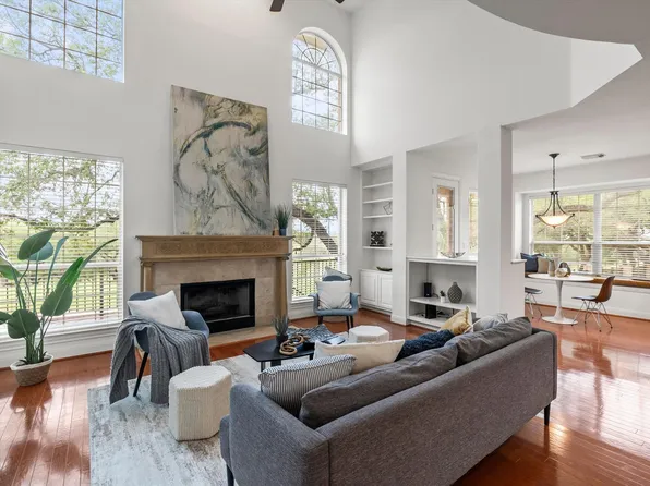 37 Waterfall Dr, Austin, TX 78738