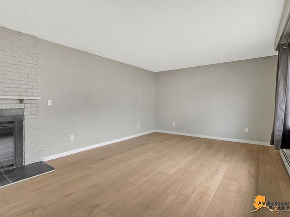 5th image of 6500 E 10th Ave #2