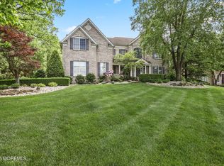 11 Elkridge Way, Manalapan, NJ 07726