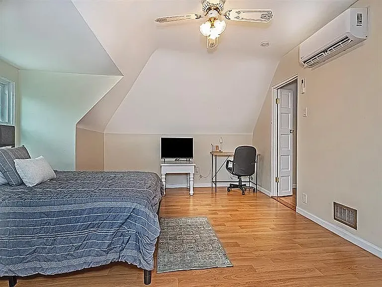 1118 N Saint Clair St #2 — Photo 6