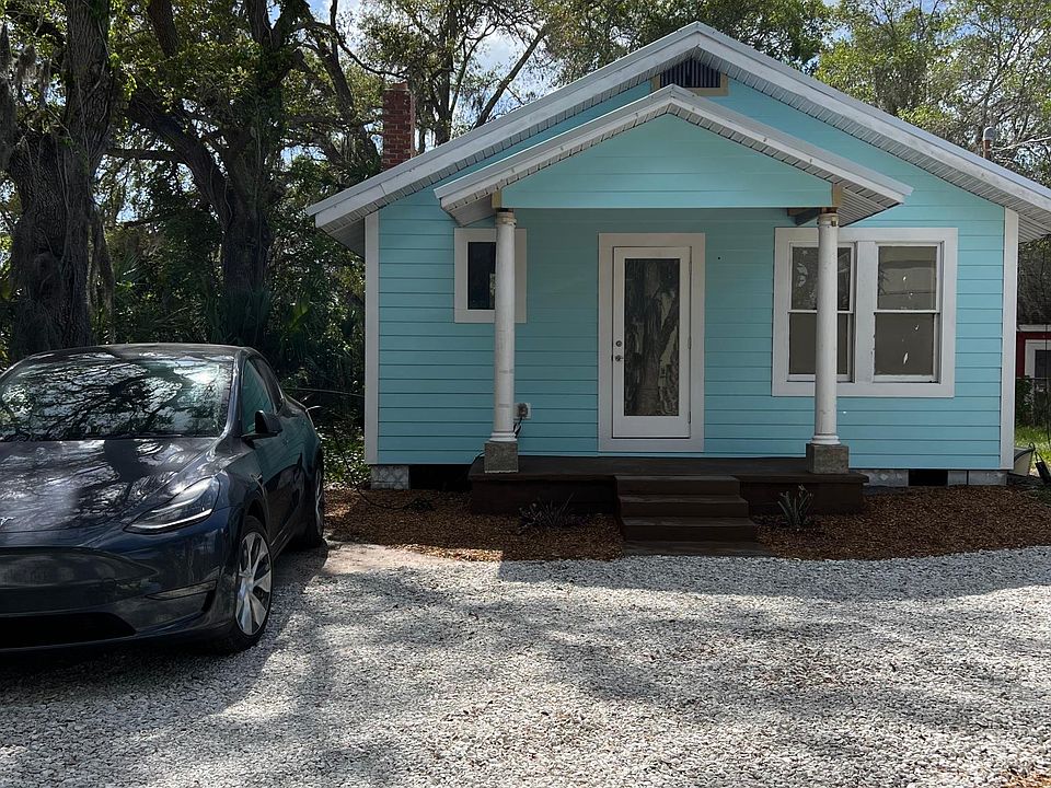 1st image of 3023 West Pl