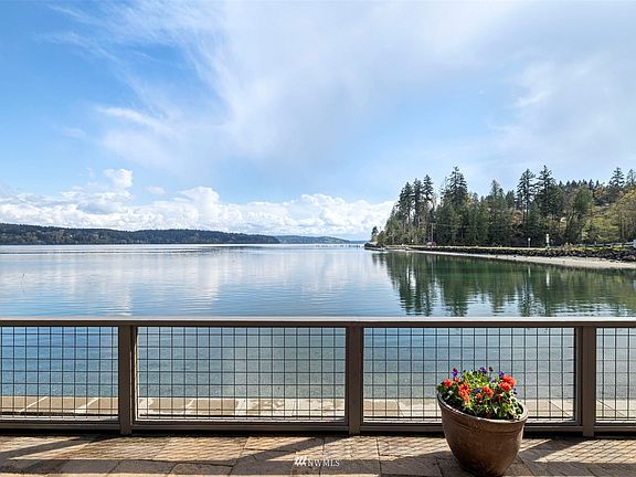 WoW!  Kayak, Canoe, Paddle Board...  have it all here.