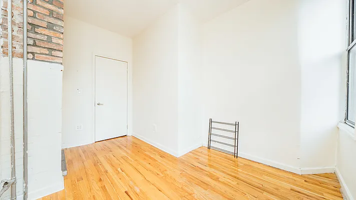 Rented by Nooklyn NYC LLC | media 24