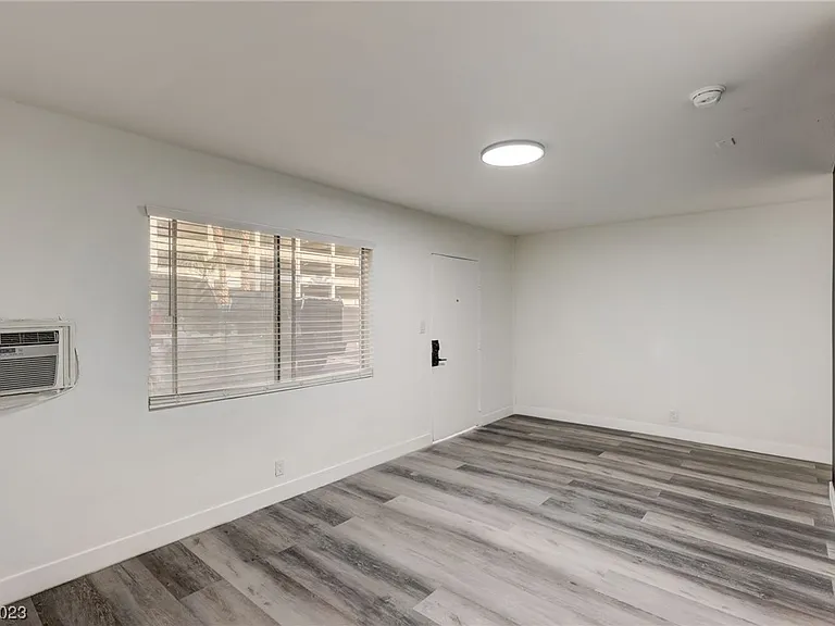 1922 Fairfield Ave #102 — Photo 7