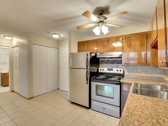 4th image of 2300 Pleasant Ave #304U