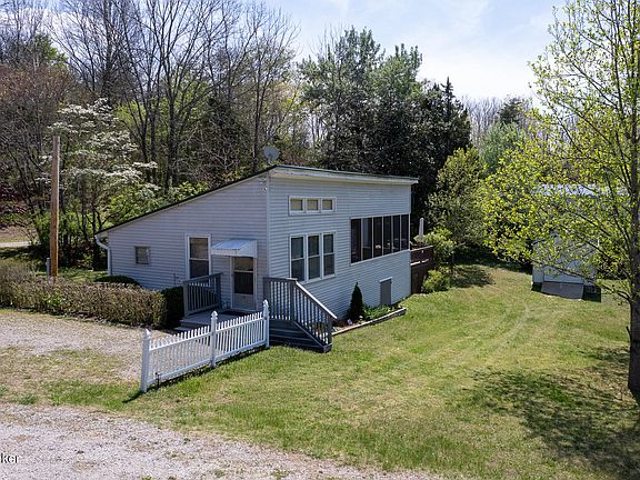 2nd image of 16 Lakeside Rd