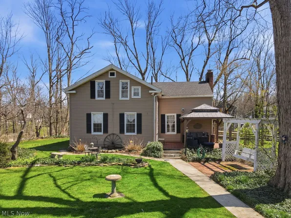7425 Mulberry Rd, Chesterland, OH 44026