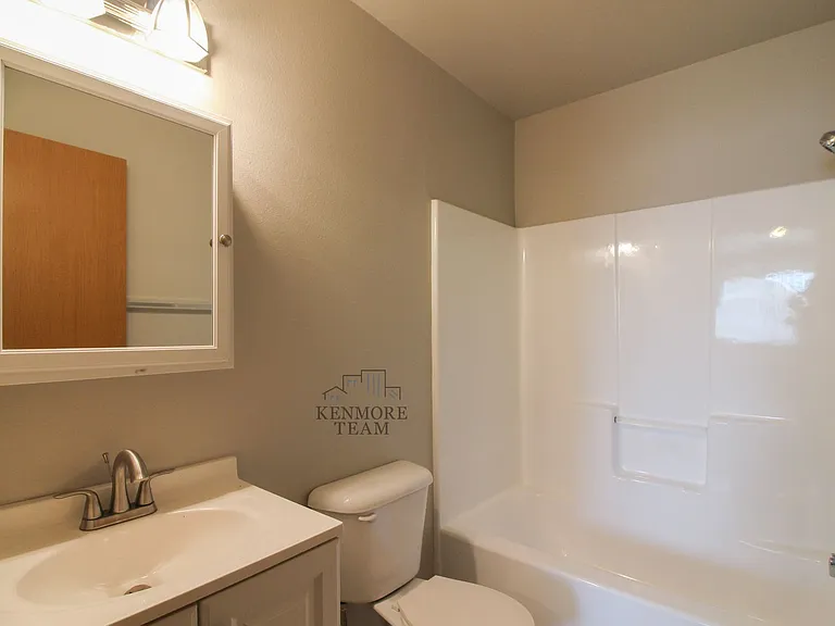 825 S Elm St — Photo 11