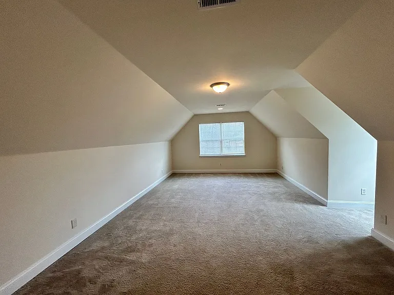 4901 Warwick Rd E — Photo 17