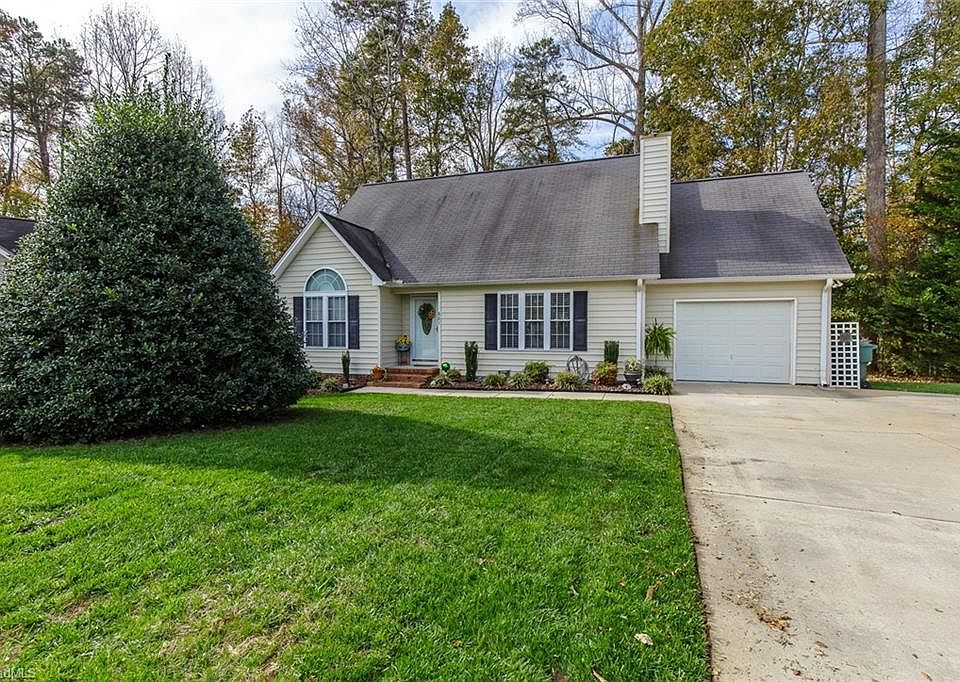 1st image of 821 Annistons Ct