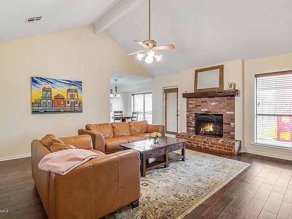 4th image of 409 Timber Creek Dr