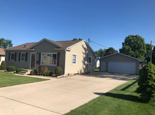 1904 E Mitchell Ave, Waterloo, IA 50702