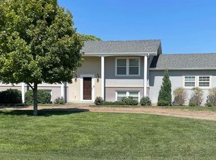 316 College View Dr, Great Bend, KS 67530