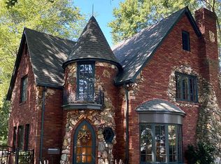 1357 Main St, Pella, IA 50219