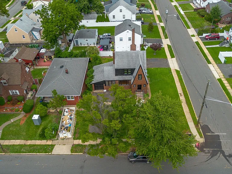 2215 N Wood Ave — Photo 42
