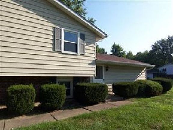 2nd image of 1334 Lindenwood Dr