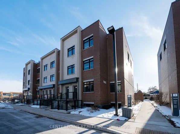 1062 Douglas McCurdy Cmn #125, Mississauga, ON L5G 0C6