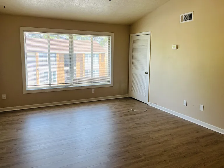 36 Pacific Dr — Photo 4