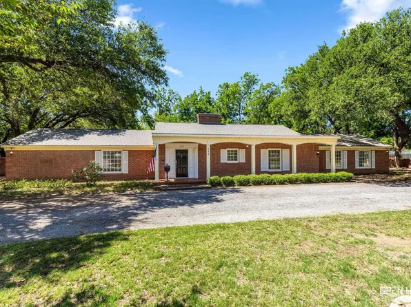 722 Sunset Dr, Burkburnett, TX 76354