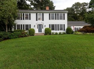 116 Frog Pond Ln, Fairfield, CT 06824