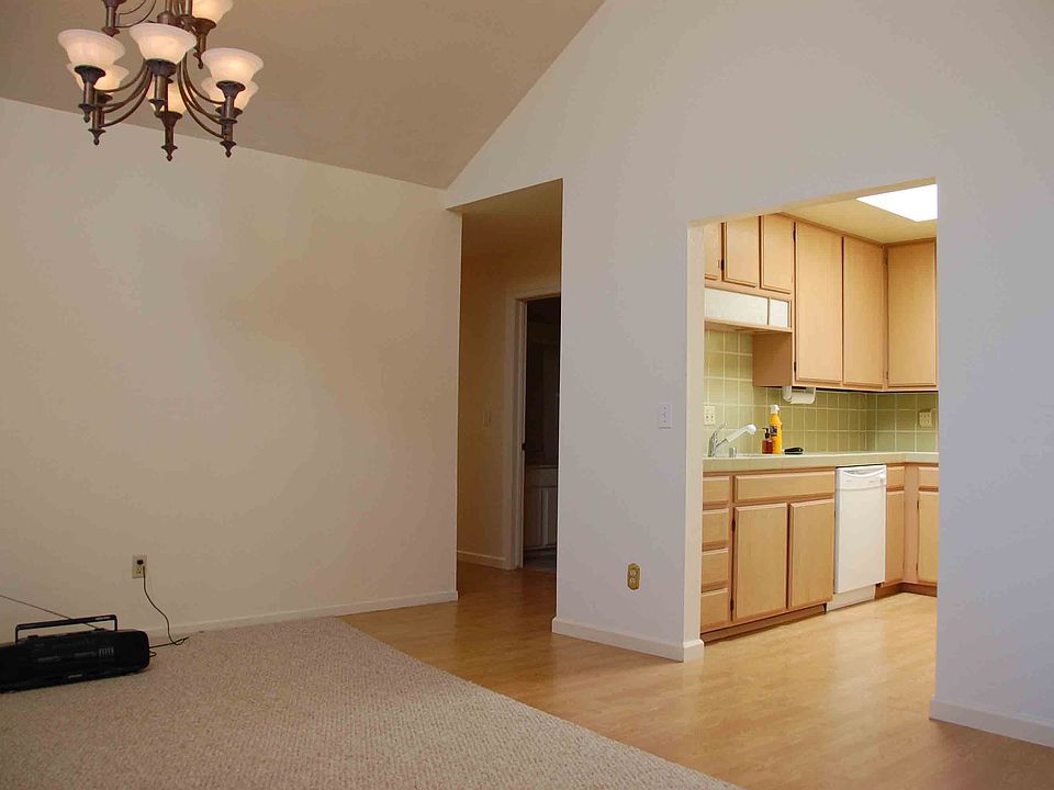 hall, kitchen